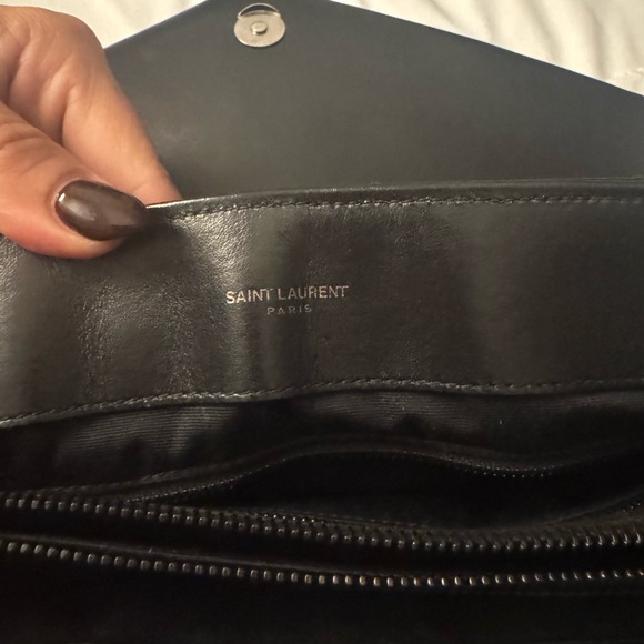 SAINT LAURENT Calfskin Quilted Monochrome Medium Loulou Chain Satchel Black - Picture 11 of 11